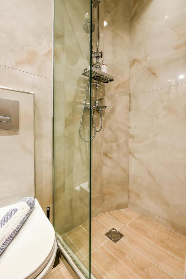 Danae Luxurious Suite #Tifhelexpo Thessalonique Extérieur photo